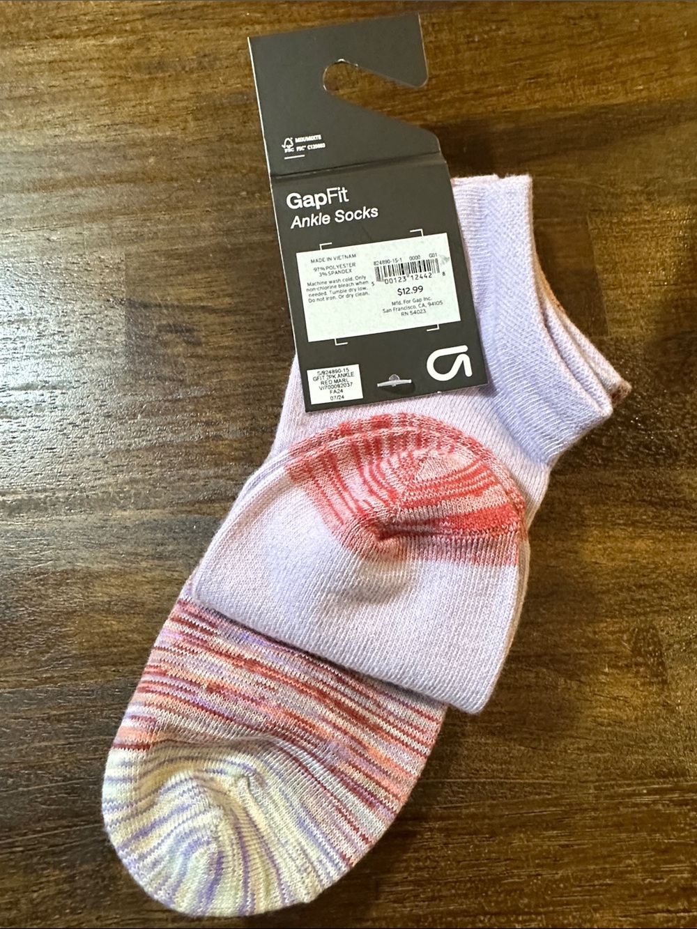 NWT Gap Fit Red Mable Ankle Socks - 2 Pair (One Size) - Picture 5 of 6